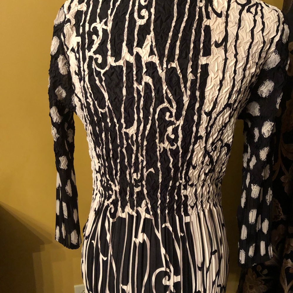 Unique top/blouse - Picture 4 of 7